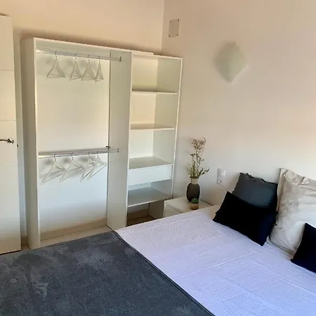 Flat In Centre - 5 Mins From Old Town And Train Station Apartment *