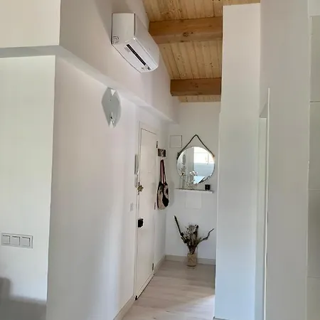 Apartment Flat In Centre - 5 Mins From Old Town And Train Station *